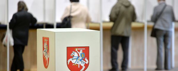 Выборы президента и два референдума проходят в Литве - Sputnik Литва