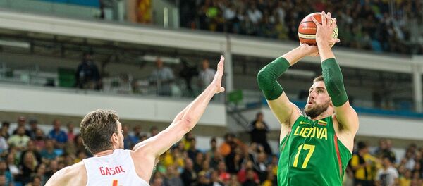 Литовские баскетболисты на Олимпийских играх в Рио, архивное фото - Sputnik Литва