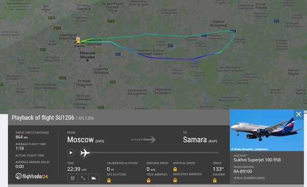 Летевший из Москвы в Самару Sukhoi Superjet 100 вернулся в Шереметьево Летевший из Москвы в Самару Sukhoi Superjet 100 вернулся в Шереметьево - Sputnik Литва