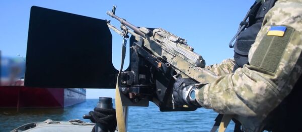 Украинские военные опубликовали видео учений по захвату судов в море Украинские военные опубликовали видео учений по захвату судов в море - Sputnik Литва