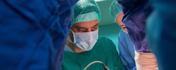 Профессор проводит операцию Профессор проводит операцию - Sputnik Lietuva