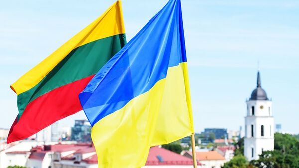 Флаги Литвы и Украины, архивное фото - Sputnik Литва