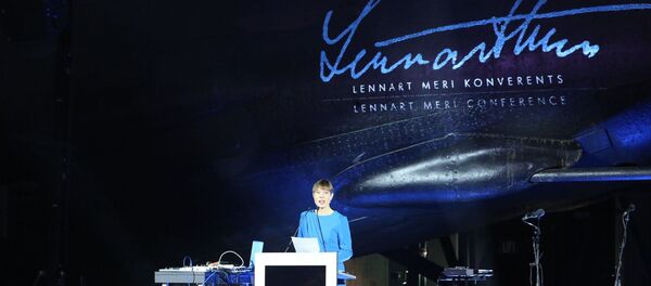 Президент Эстонии Керсти Кальюлайд выступила на ужине в рамках конференции имени Леннарта Мери, 17 мая 2019 - Sputnik Литва