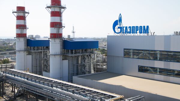 Логотип компании Газпром на крыше тепловой электростанции, архивное фото - Sputnik Lietuva