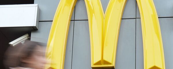 Роспотребнадзор временно закрыл четыре ресторана Макдоналдс в Москве - Sputnik Lietuva