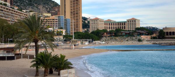 Вид на пляж и променад де Ларвотто в княжестве Монако. - Sputnik Lietuva