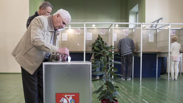 Голосование на выборах президента Литвы, 26 мая 2019 года, архивное фото - Sputnik Литва