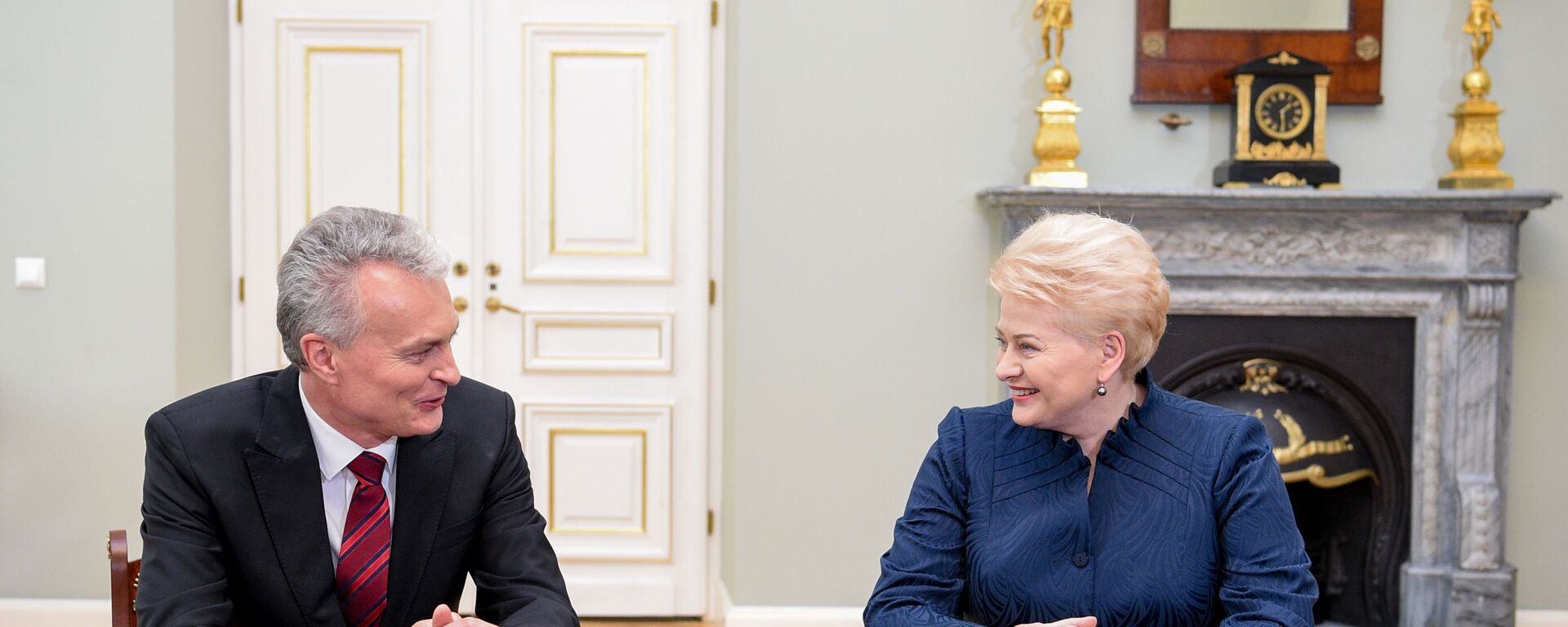 Президент Литвы Даля Грибаускайте встретилась с новоизбранным президентом Гитанасом Науседой - Sputnik Lietuva, 1920, 17.01.2022