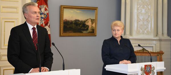 Президент Литвы Даля Грибаускайте встретилась с новоизбранным президентом Гитанасом Науседой Президент Литвы Даля Грибаускайте встретилась с новоизбранным президентом Гитанасом Науседой - Sputnik Lietuva