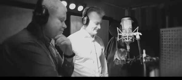 Науседа со своими друзьями поет Науседа со своими друзьями поет - Sputnik Lietuva