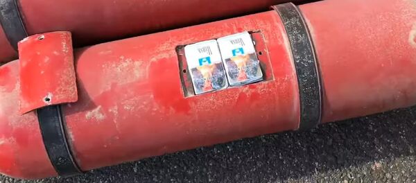 Контрабандные сигареты в газовом баллоне - Sputnik Литва