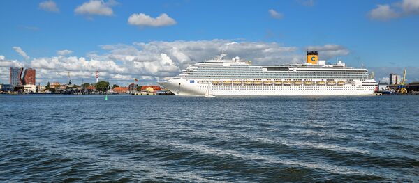 Клайпедский порт с круизным кораблем Costa Pacifica, архивное фото Клайпедский порт с круизным кораблем Costa Pacifica, архивное фото - Sputnik Lietuva