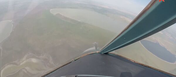 Paskelbtas naikintuvų bombonešių Su-34 raketų atakos vaizdo įrašas Paskelbtas naikintuvų bombonešių Su-34 raketų atakos vaizdo įrašas - Sputnik Lietuva