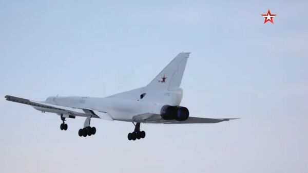 Опубликовано видео испытаний бомбардировщика Ту-22М3М - Sputnik Литва