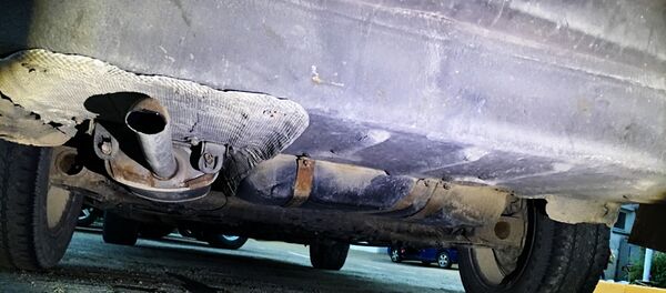 automobilis-slėptuvė su dvigubu dugnu automobilis-slėptuvė su dvigubu dugnu - Sputnik Lietuva