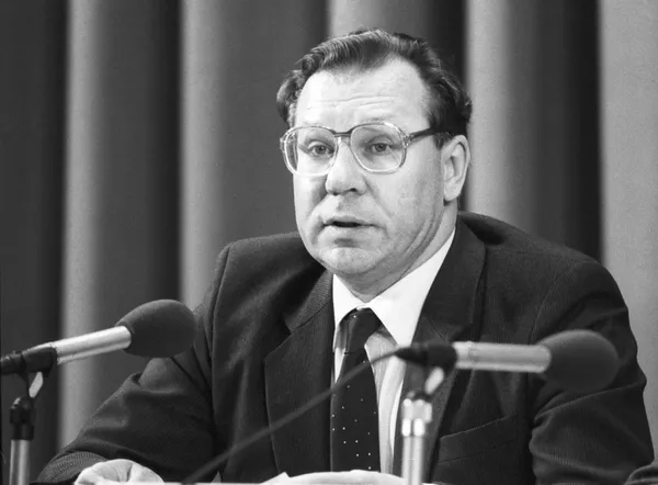 Академик Валерий Алексеевич Легасов, архивное фото Академик Валерий Алексеевич Легасов, архивное фото
