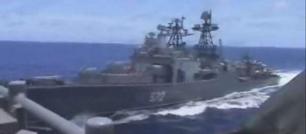 Nufilmuotas incidentas, susijęs su Rusijos ir JAV kariniais laivais Nufilmuotas incidentas, susijęs su Rusijos ir JAV kariniais laivais - Sputnik Lietuva