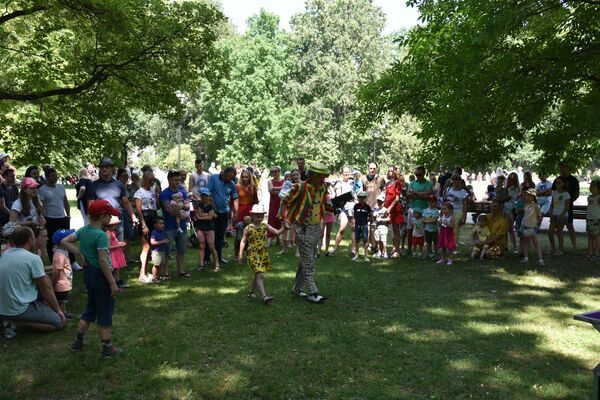 Собрание традиционных семей в Бернардинском саду, 8 июня 2019 года - Sputnik Литва