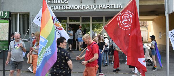Акция против гей-парада в Вильнюсе - Sputnik Литва