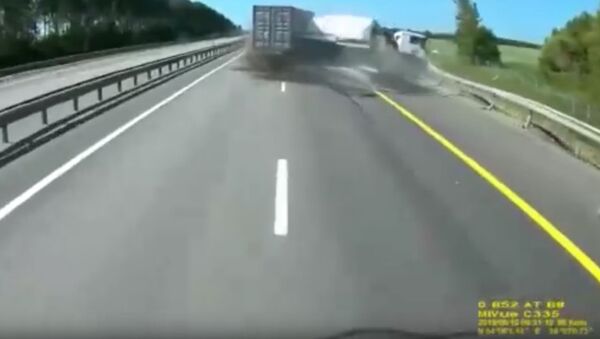 Paskelbtas sunkvežimio avarijos Tulos regione vaizdo įrašas - Sputnik Lietuva
