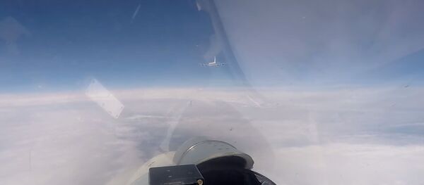 Перехват самолетов-разведчиков НАТО российским Су-27 над Балтийским морем - Sputnik Литва