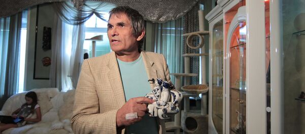 Бари Алибасов в своей квартире, архивное фото - Sputnik Литва