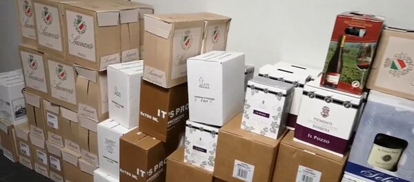 Нелегальный алкогольный магазин в Литве Нелегальный алкогольный магазин в Литве - Sputnik Литва