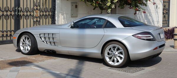 Спортивный автомобиль Mercedes Benz SLR McLaren, архивное фото Спортивный автомобиль Mercedes Benz SLR McLaren, архивное фото - Sputnik Lietuva
