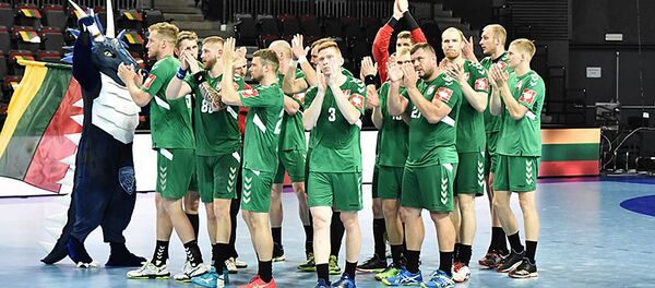 Сборная Литвы по гандболу на игре с Францией, квалификационный матч чемпионата Европы-2020, 13 июня 2019 года - Sputnik Литва