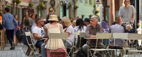 Вильнюс, Старый город, открытое кафе, архивное фото - Sputnik Литва