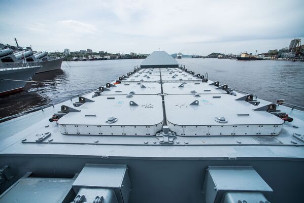 Paleidimo įranga ZRK Redut Ramiojo vandenyno laivyno  korvetėje Soveršrennyj  - Sputnik Lietuva