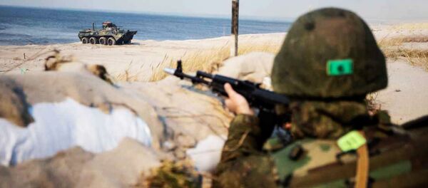 Морские пехотинцы Балтийского флота провели учение по противодесантной обороне - Sputnik Литва