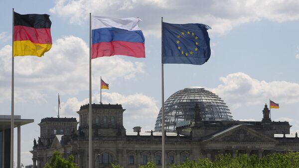 Vokietijos, Rusijos ir ES vėliavos - Sputnik Lietuva