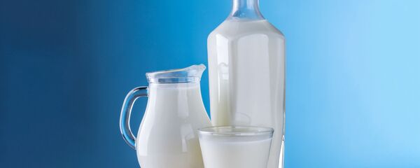 Молоко, архивное фото - Sputnik Литва