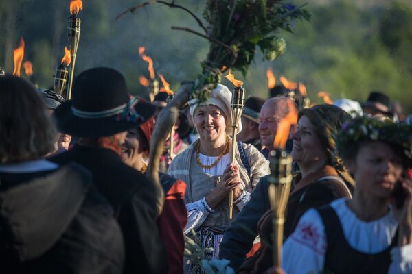 Kur praleisti Jonines: sudarytas įdomių šventinių kelionių sąrašas Kur praleisti Jonines: sudarytas įdomių šventinių kelionių sąrašas - Sputnik Lietuva