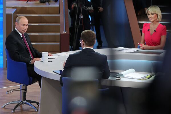 Потери Запада, экономика 90-х и Зеленский: Путин ответил на вопросы россиян Потери Запада, экономика 90-х и Зеленский: Путин ответил на вопросы россиян - Sputnik Литва