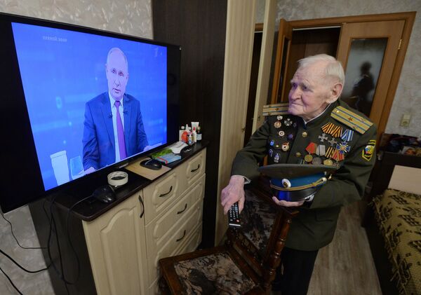 Потери Запада, экономика 90-х и Зеленский: Путин ответил на вопросы россиян Потери Запада, экономика 90-х и Зеленский: Путин ответил на вопросы россиян - Sputnik Литва