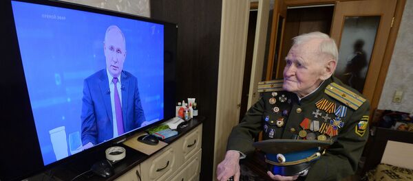 Трансляция прямой линии с президентом России Владимиром Путиным - Sputnik Lietuva