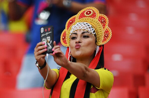 Болельщица сборной Колумбии перед матчем 1/8 финала чемпионата мира по футболу между сборными Колумбии и Англии - Sputnik Lietuva