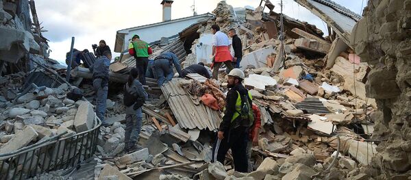 Землетрясение привело к серьезным разрушениям в городе Аматриче в Италии - Sputnik Литва