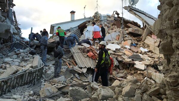 Землетрясение привело к серьезным разрушениям в городе Аматриче в Италии - Sputnik Литва