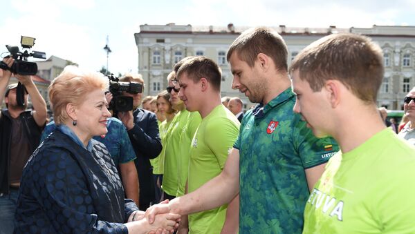 Даля Грибаускайте провожает литовских паралимпийцев в Рио - Sputnik Литва