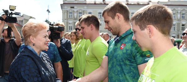 Даля Грибаускайте провожает литовских паралимпийцев в Рио - Sputnik Литва