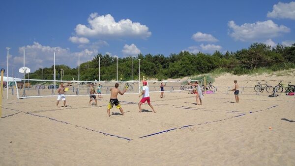 Новые площадки для пляжного волейбола и тенниса на Неманском острове - Sputnik Литва
