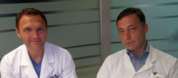 Нейрохирург нейрохирургического центра в клинике Сантаришкес Угнюс Кшанас Отоларинголог центра заболеваний уха, горла, носа в клинике Сантаришкес Дарюс Рауба Нейрохирург нейрохирургического центра в клинике Сантаришкес Угнюс Кшанас Отоларинголог центра заболеваний уха, горла, носа в клинике Сантаришкес Дарюс Рауба - Sputnik Lietuva