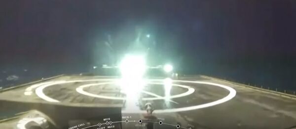 Опубликовано видео взрыва при посадке ступени ракеты Falcon Heavy - Sputnik Литва