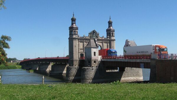 Мост королевы Луизы через реку Неман в городе Советск, Калининградская область, архивное фото - Sputnik Lietuva