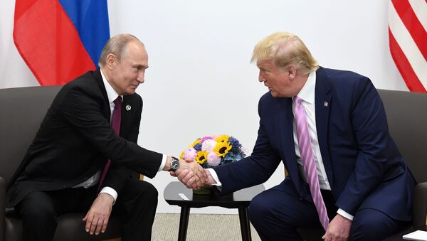 Rusijos prezidentas Vladimiras Putinas ir JAV prezidentas Donaldas Trampas - Sputnik Lietuva