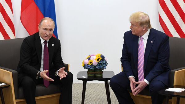 Rusijos prezidento Vladimiro Putino ir JAV prezidento Donaldo Trampo susitikimas G20 viršūnių susitikime - Sputnik Lietuva