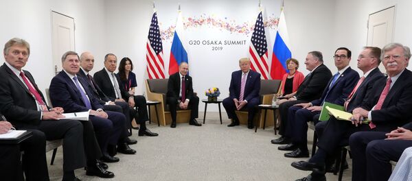 Встреча президента РФ Владимира Путина и президента США Дональда Трампа  на саммите Большая двадцатка - Sputnik Lietuva